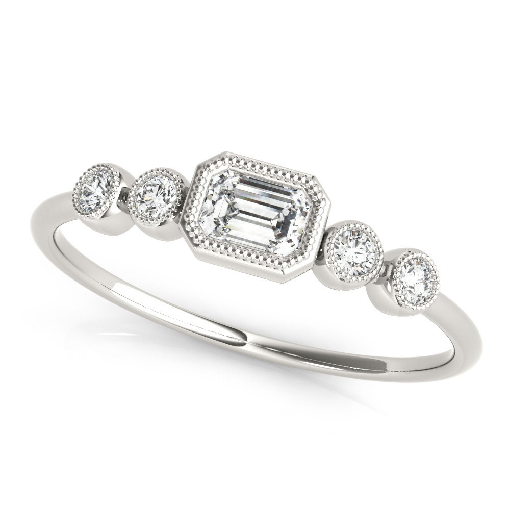 5 STONE FASHION RING EMERALD CUT CENTER