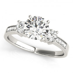 ENGAGEMENT RINGS 3 STONE ROUND