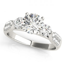 ENGAGEMENT RINGS 3 STONE ROUND